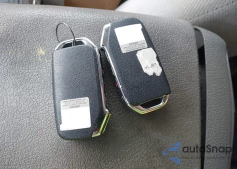 2024 Kia K5 Lxs z USA, uszkodzony, nr VIN 5XXG14J21RG259952